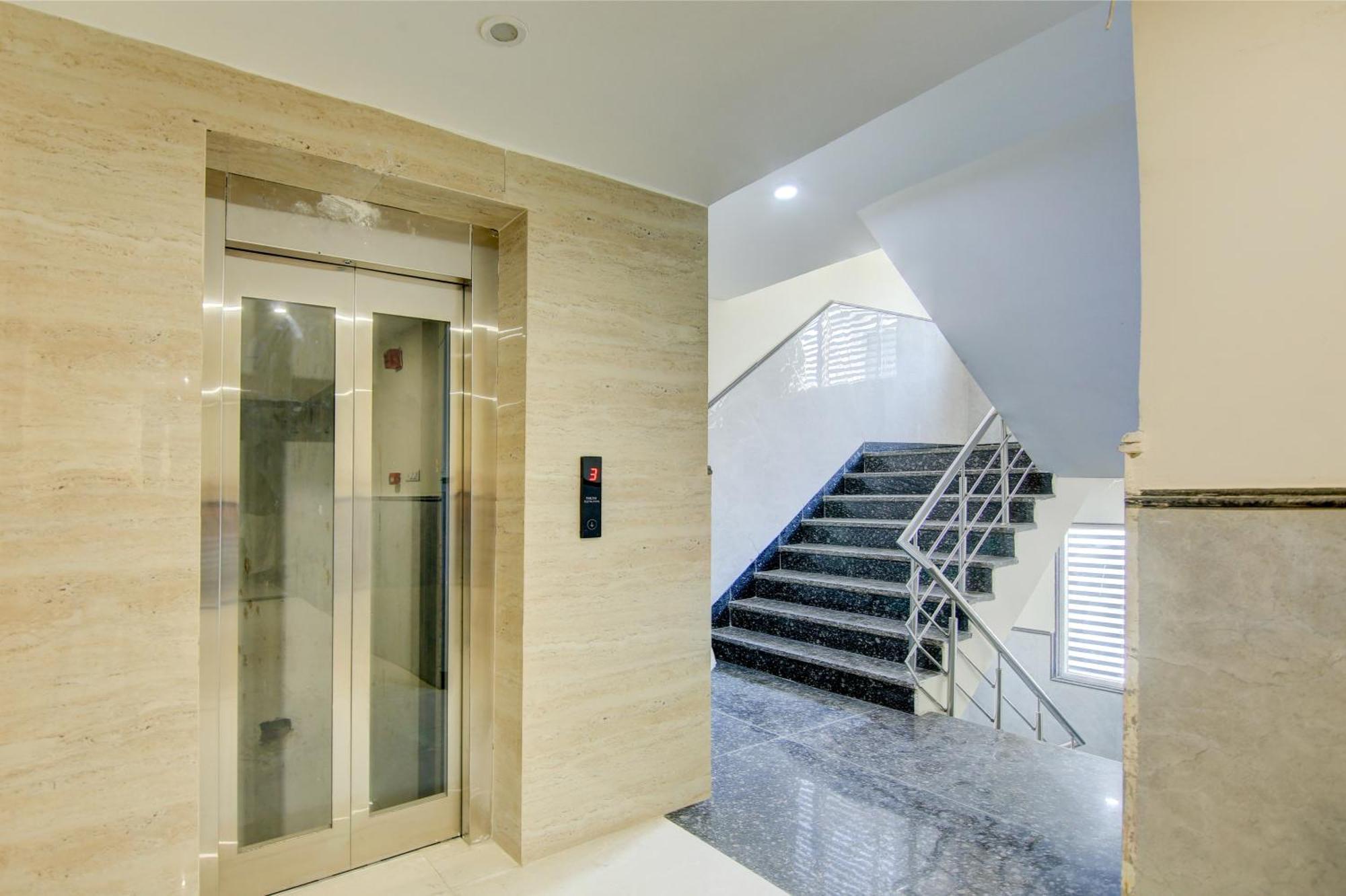 Hotel Smart Signature By Smart Group Nueva Delhi Exterior foto